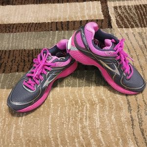 Brooks Adrenaline Gts 16 Size 9 dark grey and hot pink
